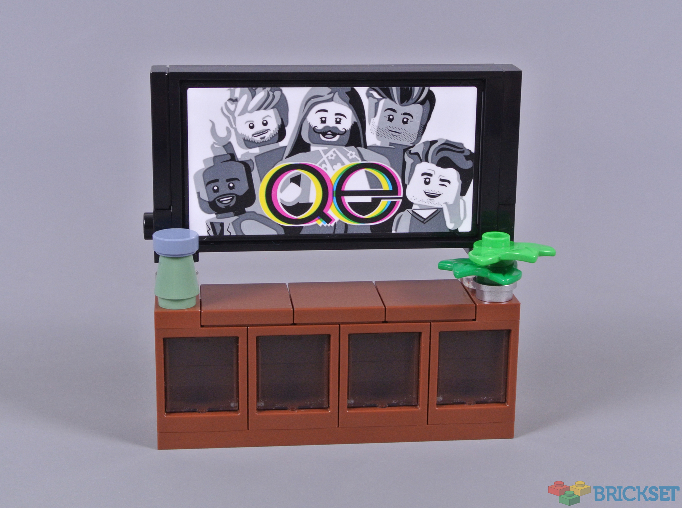 LEGO Icons 10291 Queer Eye - The Fab 5 Loft review | Brickset